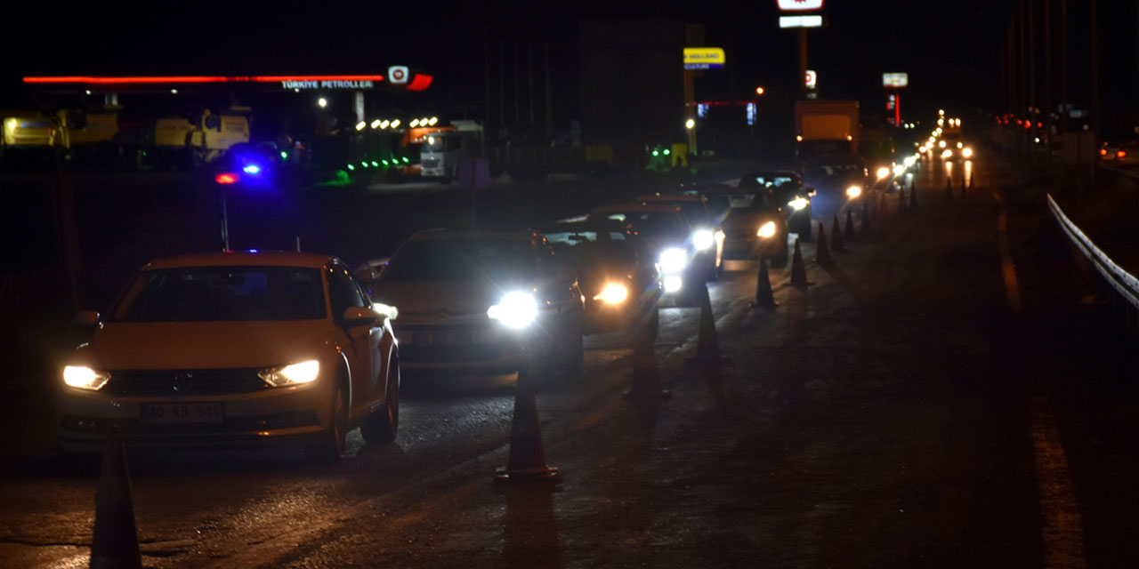 Tatil başladı, trafik yoğunluğu arttı: Ankara- Kırıkkale karayolunda trafik kilit