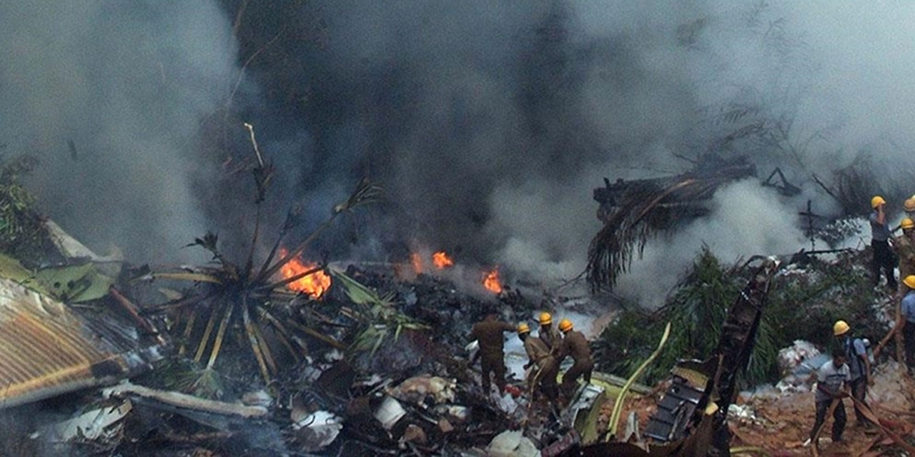 Afganistan'da yolcu uçağı felaketi: Özbekistan üzerinden Moskova'ya uçan yolcu uçağı düştü!