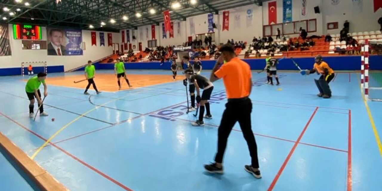 Pursaklar'da Hokey Şampiyonası devam ediyor