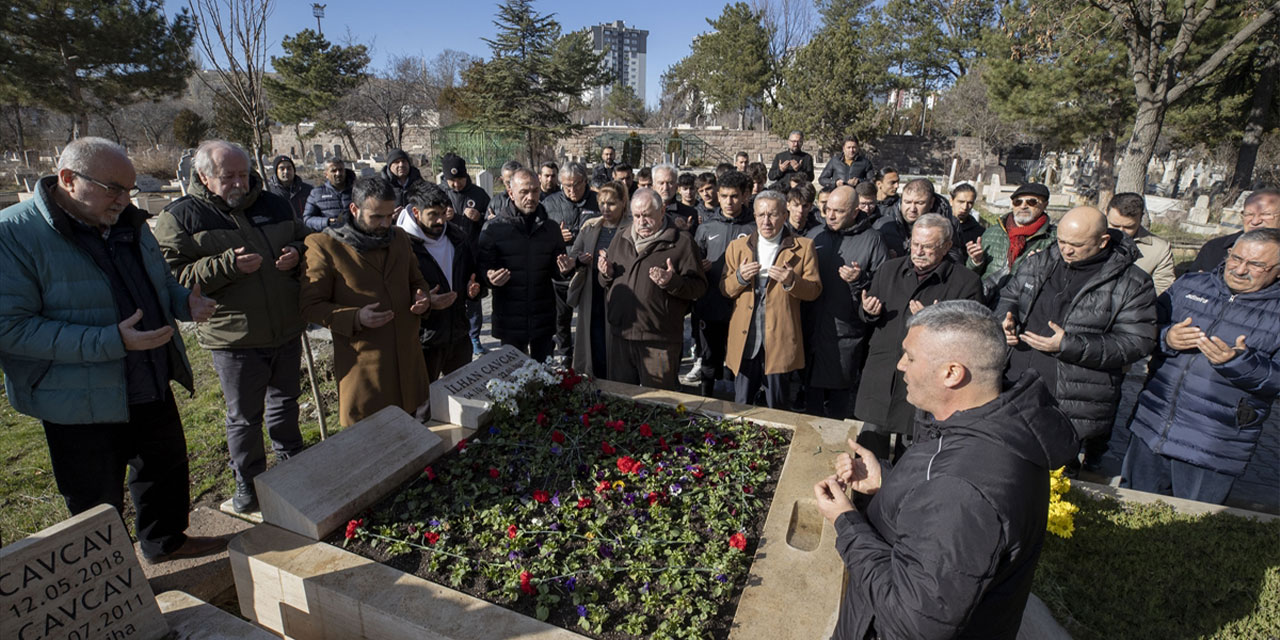 Efsane Başkan İlhan Cavcav mezarı başında anıldı: Önemli mesajlar…