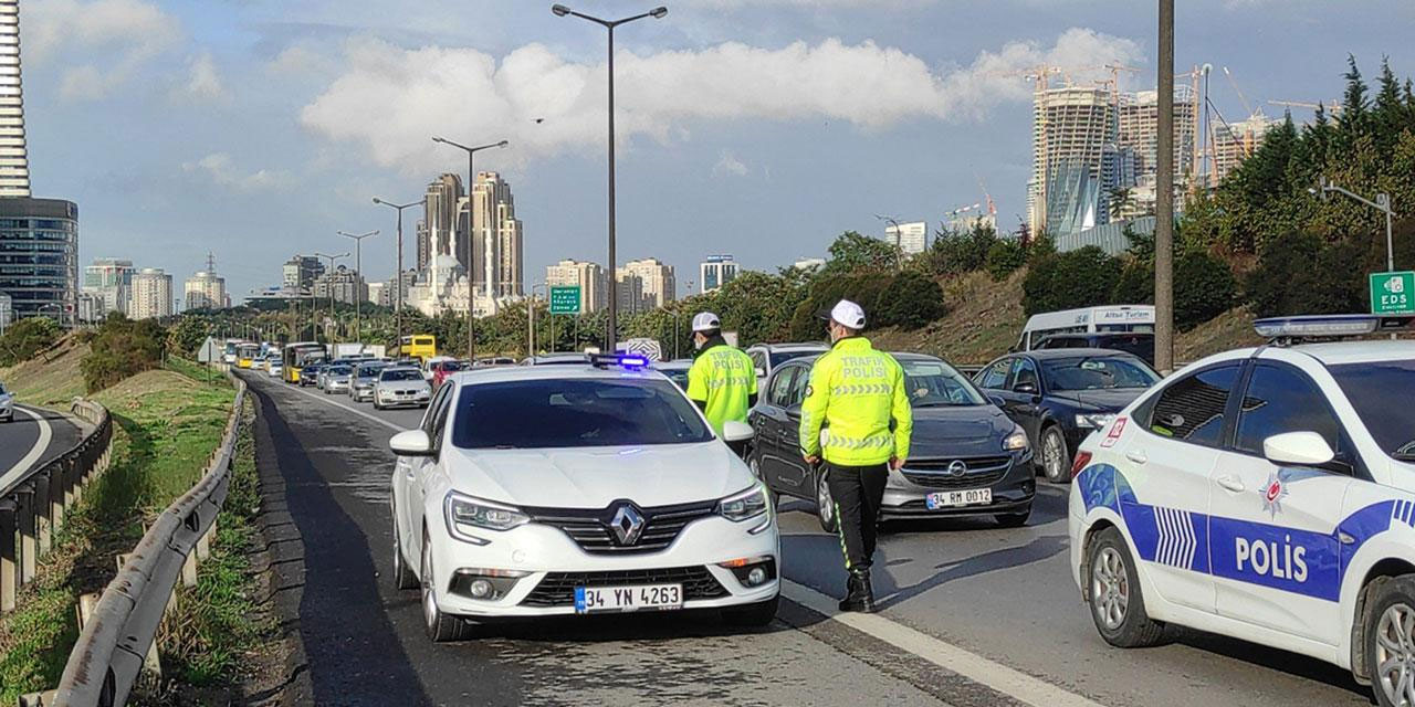 Ülke genelinde 'çakar lamba' denetimi: 5 milyon 196 TL para cezası kesildi!