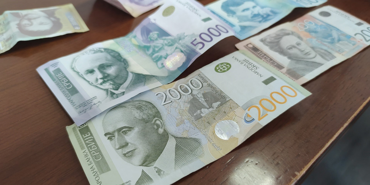 Kosova'da şimdi de para birimi gerilimi
