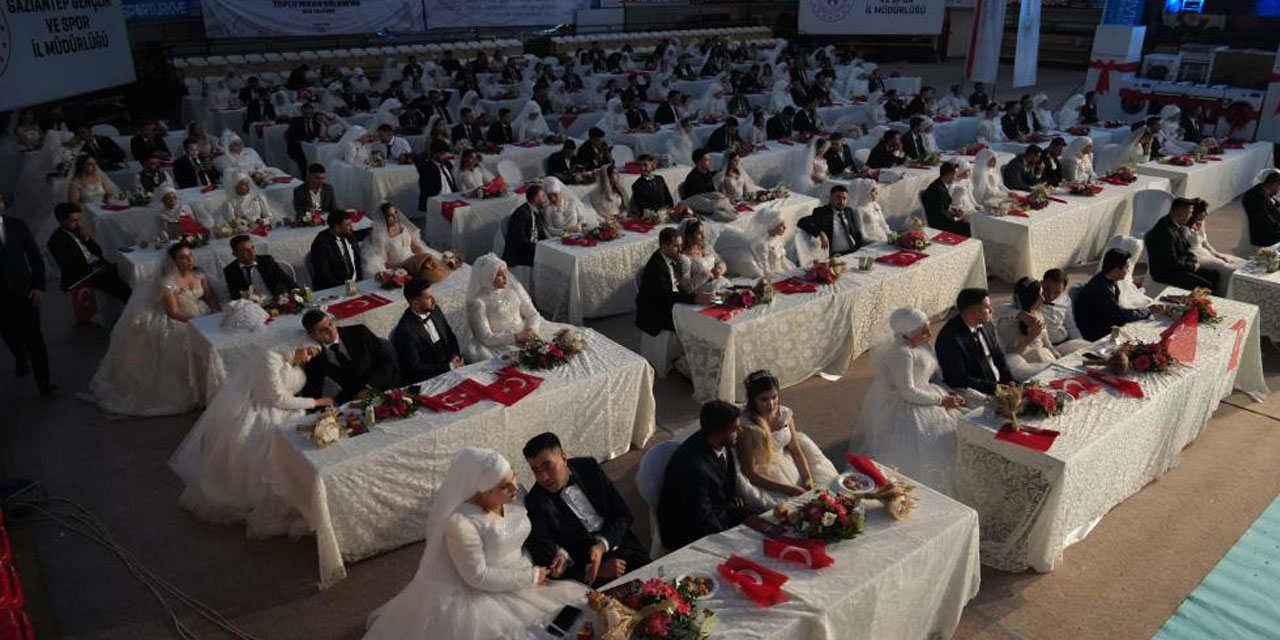 Gaziantep'te 250 çiftin nikahını Fatma Şahin kıydı