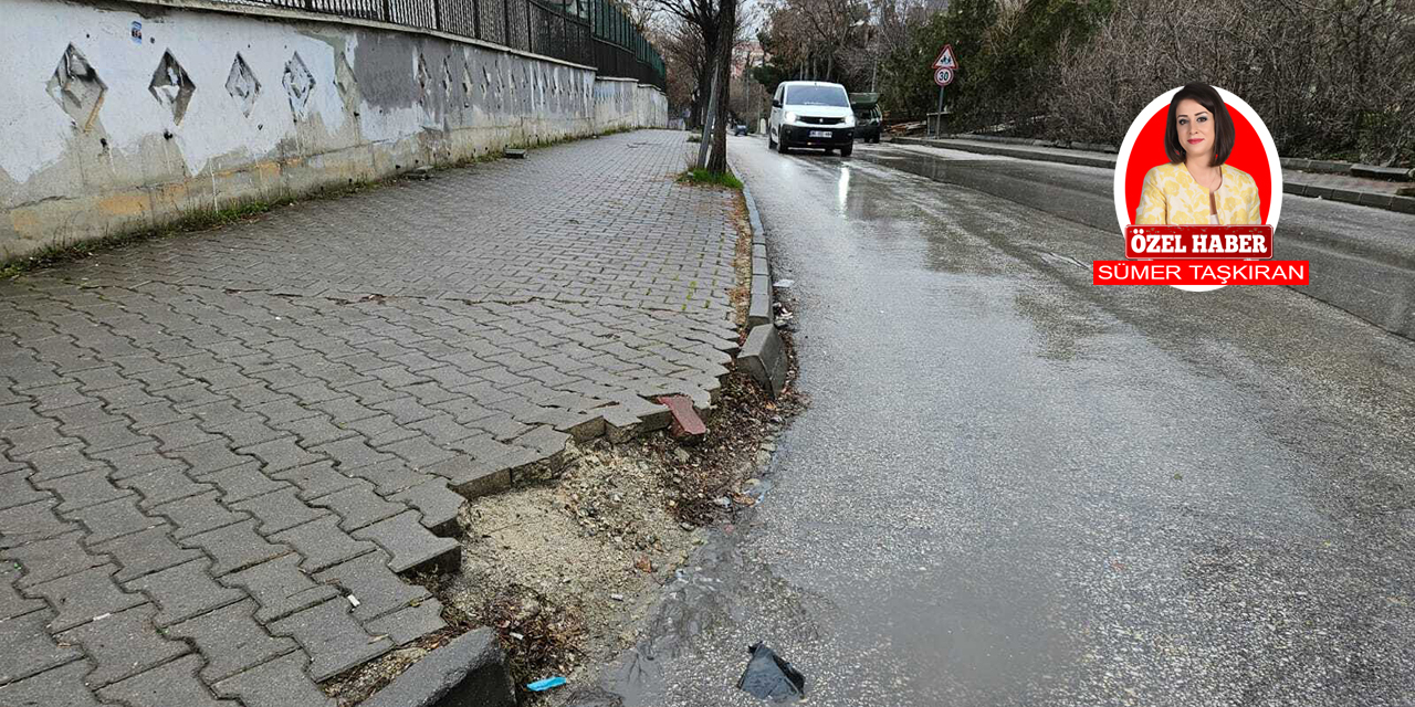 Kırık kaldırım vatandaşlar için tehlike saçıyor