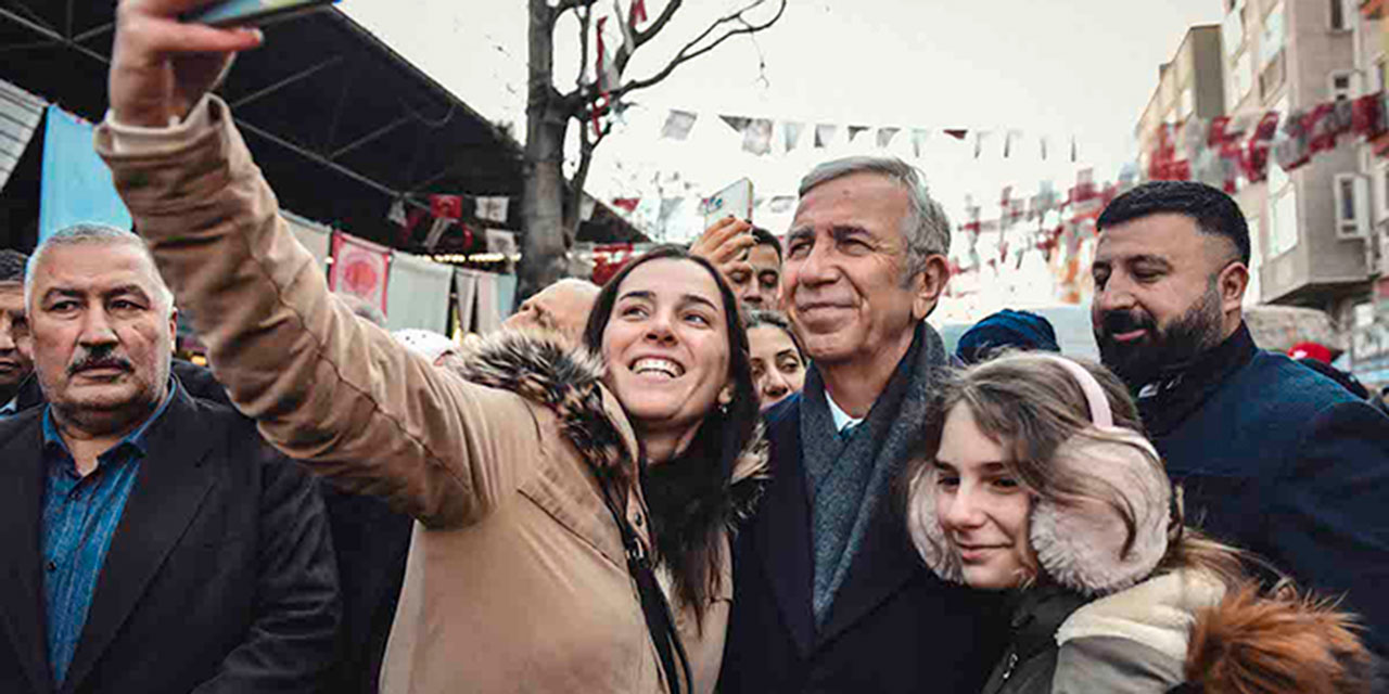 Ankara büyükşehir Belediye Başkanı Mansur Yavaş Sıhhiye-Yenişehir Pazaryeri esnafı ile bir araya geldi