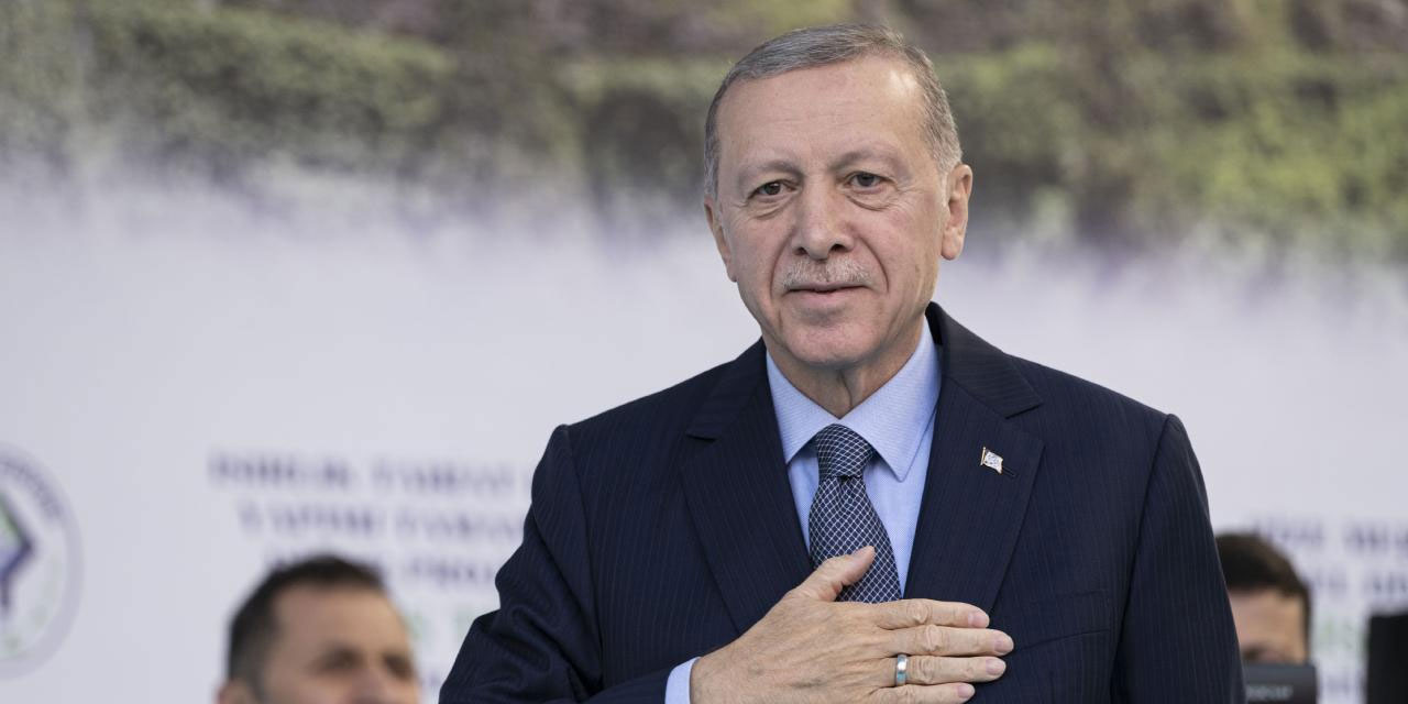 Cumhurbaşkanı Erdoğan deprem bölgesi ziyaretlerini sürdürüyor