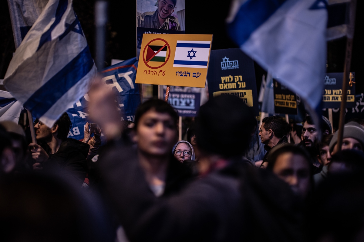 İsrail'de sağcılar savaşın devam etmesini istiyor