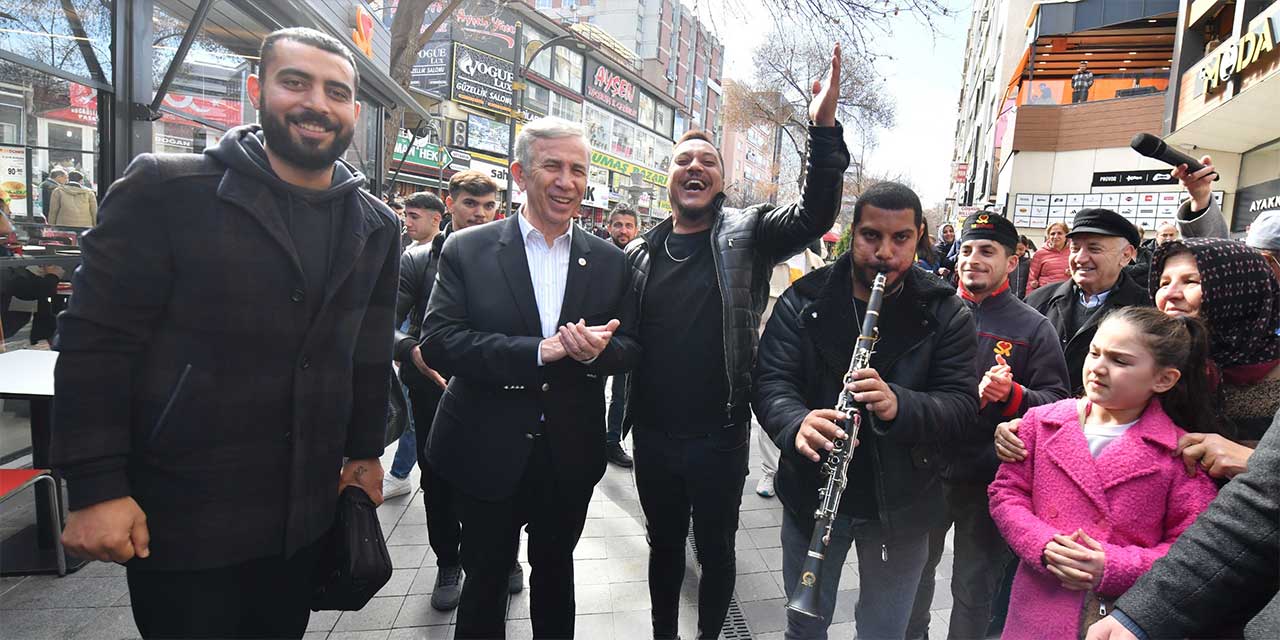 Ankara Büyükşehir Belediye Başkanı Mansur Yavaş İzmir Caddesi İş İnsanları Derneği üyeleriyle buluştu