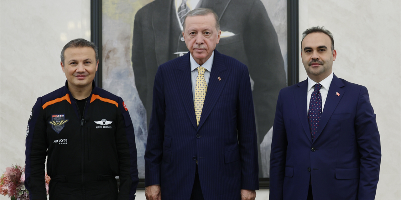 Cumhurbaşkanı Erdoğan, Türkiye'nin ilk astronotu Alper Gezeravcı'yı kabul etti