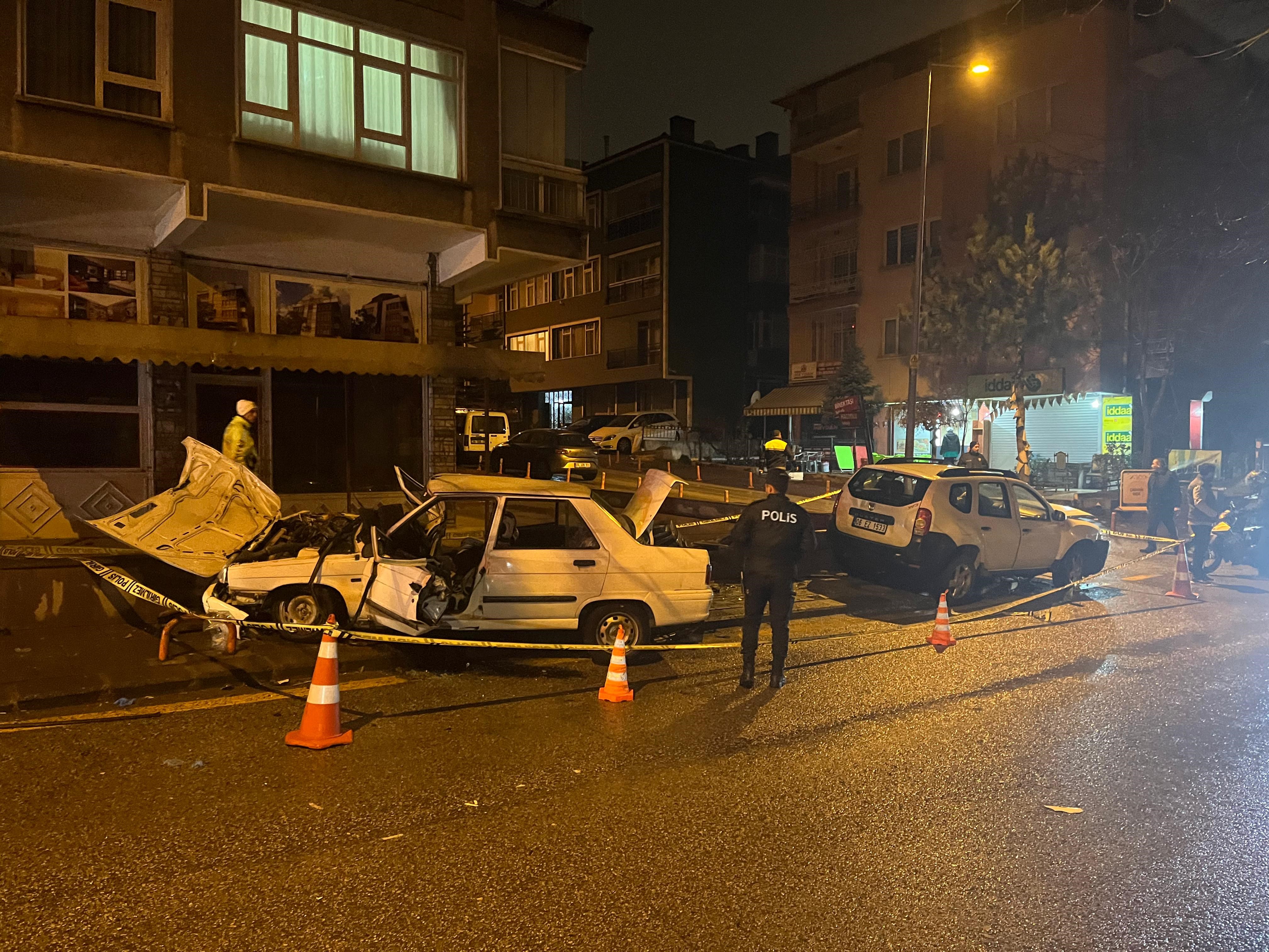 Ankara'da iki araç çarpıştı: 1 ölü iki yaralı