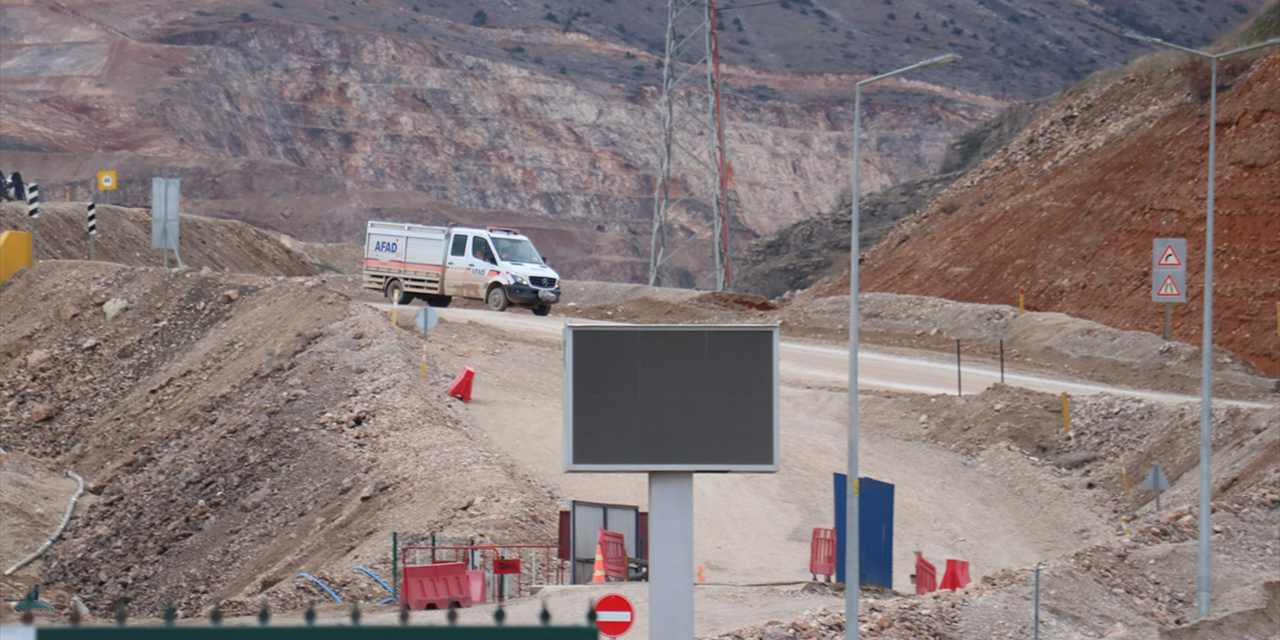 Erzincan'da kayıp işçileri arama çalışmaları 6'ncı gününde sürüyor!