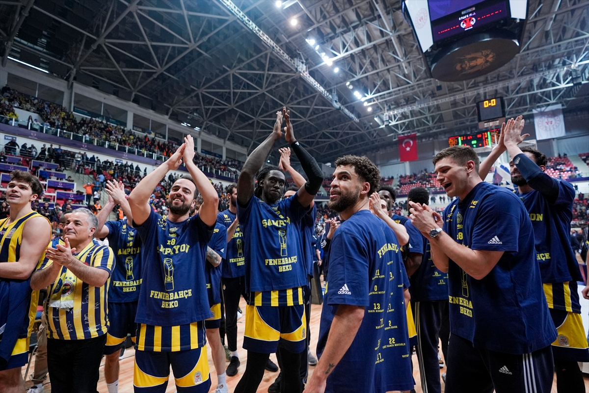 Basketbolda ilk kupa Fenerbahçe Beko'nun