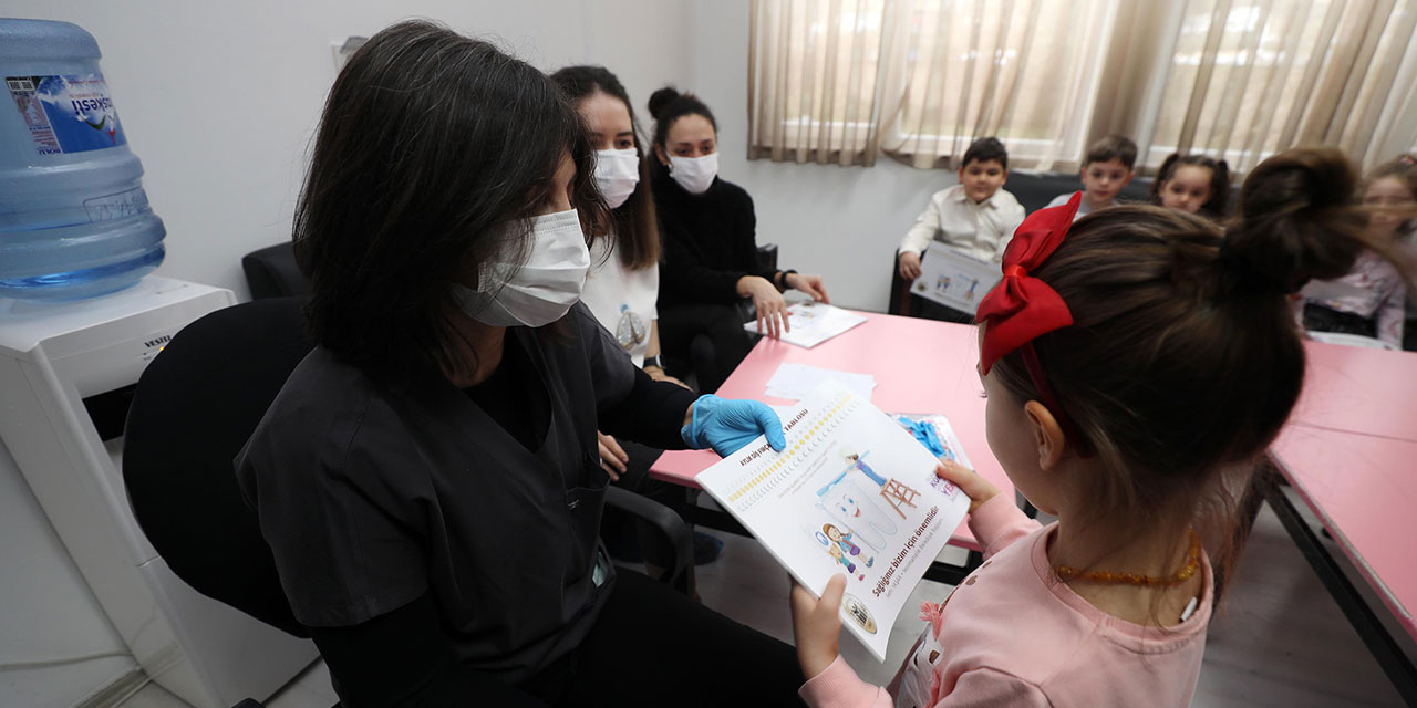 Yenimahalle Belediyesi, 80. Yıl Kreş ve Gündüz Bakımevi miniklerine diş taraması yaptı