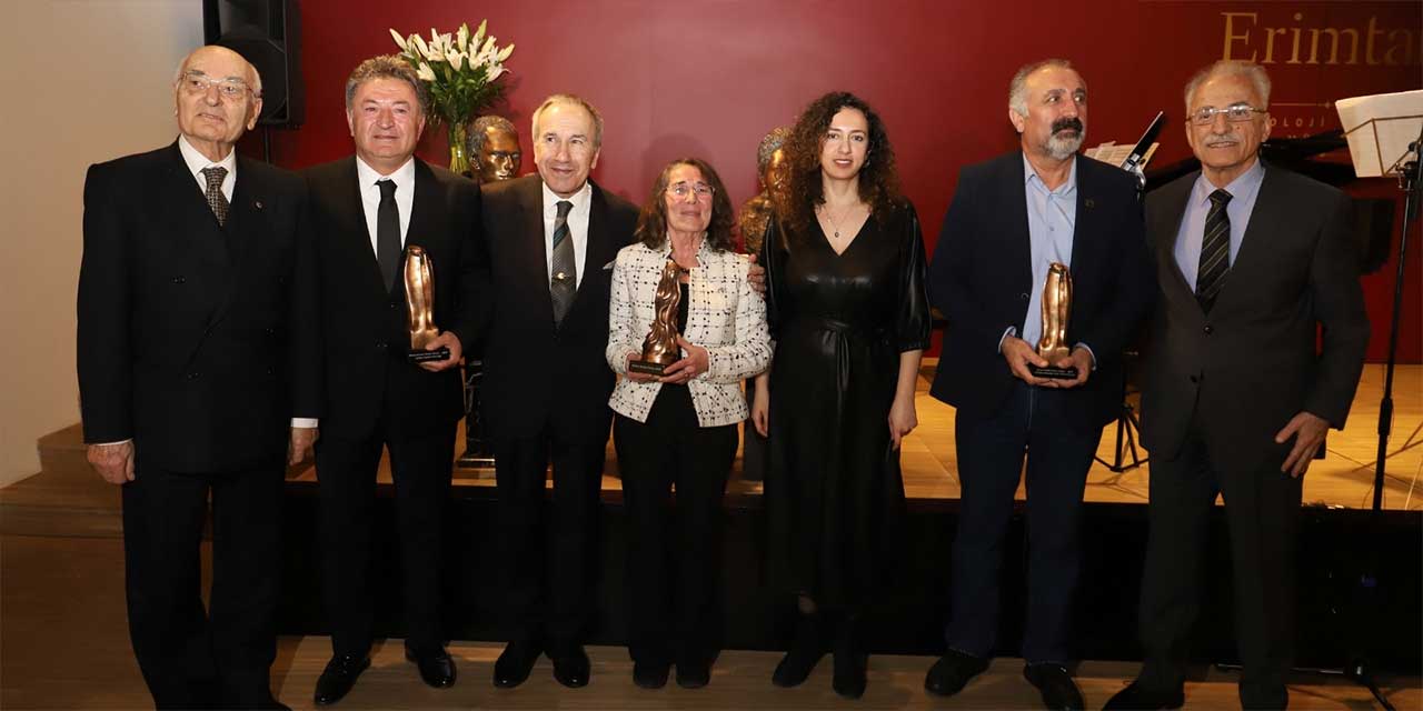 Ankara Kulübü Derneği Genel Başkanı Metin Özaslan'a anlamlı ödül