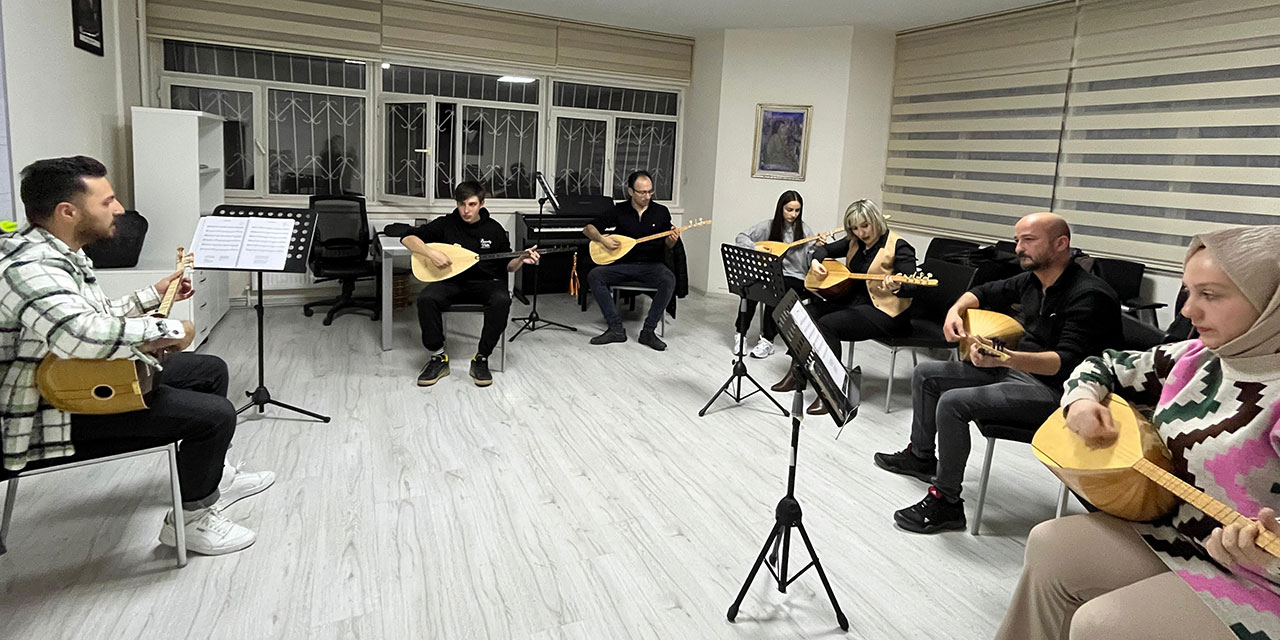 Çankaya Belediyesi Muammer Sun Müzik Atölyesinden Başkentlilere enstrüman eğitimi