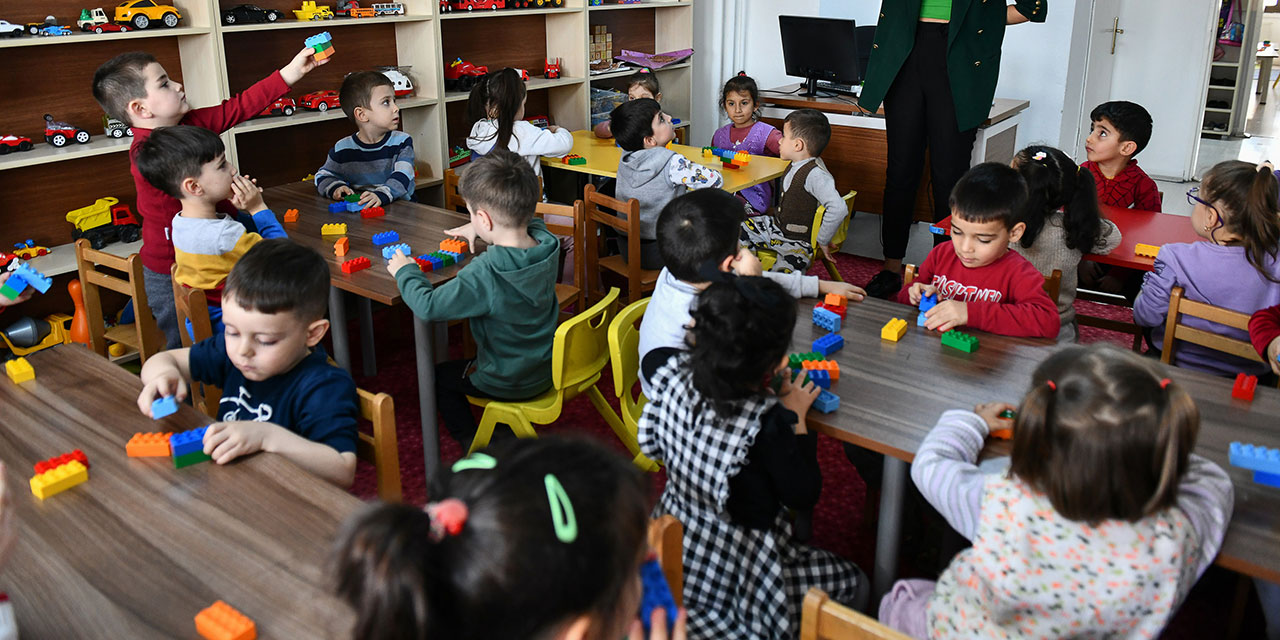 Ankara Büyükşehir Belediyesi  çocuklar için Oyuncak Kütüphanesi kurdu