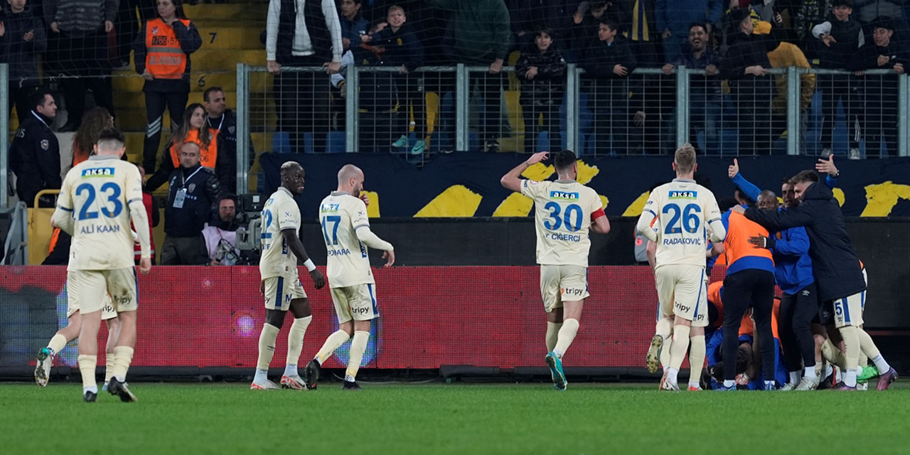 Ankaragücü, Fenerbahçe’yi rahat geçti: Kupa Beyi Türkiye Kupası’nda yarı finalde