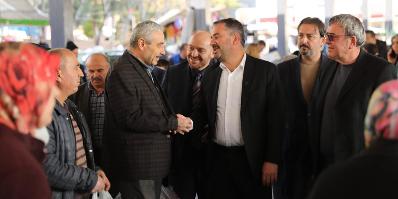 Pursaklar Belediye Başkanı Ertuğrul Çetin pazarcı esnafı ve vatandaşlarla bir araya geldi