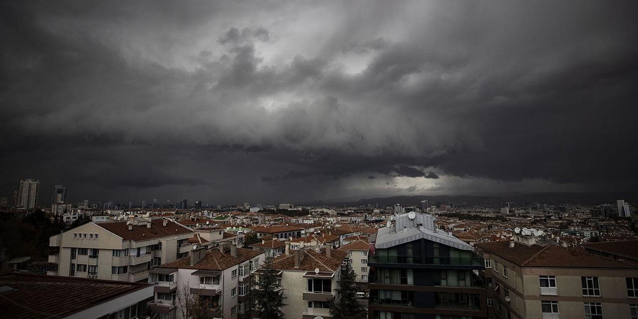 Ankara Valiliğinden 'kuvvetli yağış ve fırtına' uyarısı