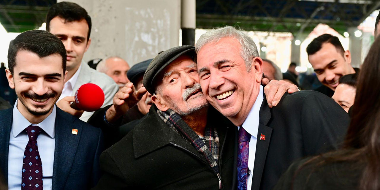 Ankara Büyükşehir Belediye Başkanı Mansur Yavaş'a Keklikpınarı Kapalı Pazar Yeri'nde vatandaşlardan yoğun ilgi!