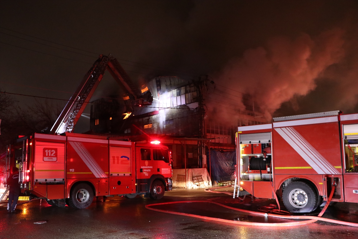 Kahramanmaraş'ta mobilya imalathanesi yandı
