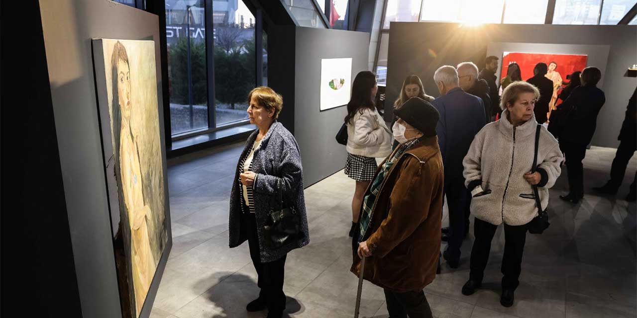 Çankaya Belediyesi Fikret Otyam Sanat Merkezi'nde Nihal Martlı'nın sergisi ziyarete açıldı