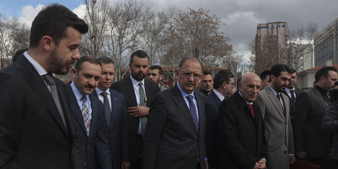 Bakan Özhaseki, Cumhuriyetin ilk toplu konut projesi olan Saraçoğlu Mahallesi'nde: "Burada tarih var"