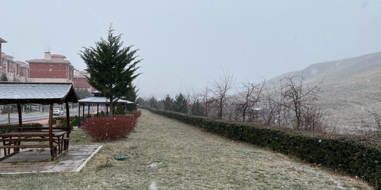 Ankara'da kar yağışı sürüyor