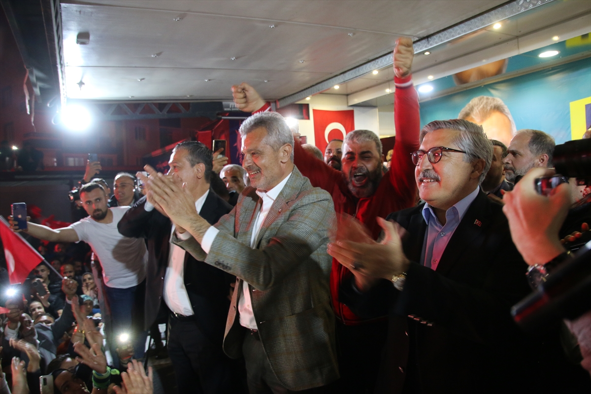 Hatay'da AK Parti adayı zafer konuşması yaptı