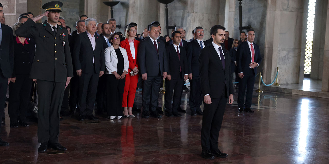 Çankaya'nın yeni başkanı Hüseyin Can Güner ekibiyle Anıtkabir'de