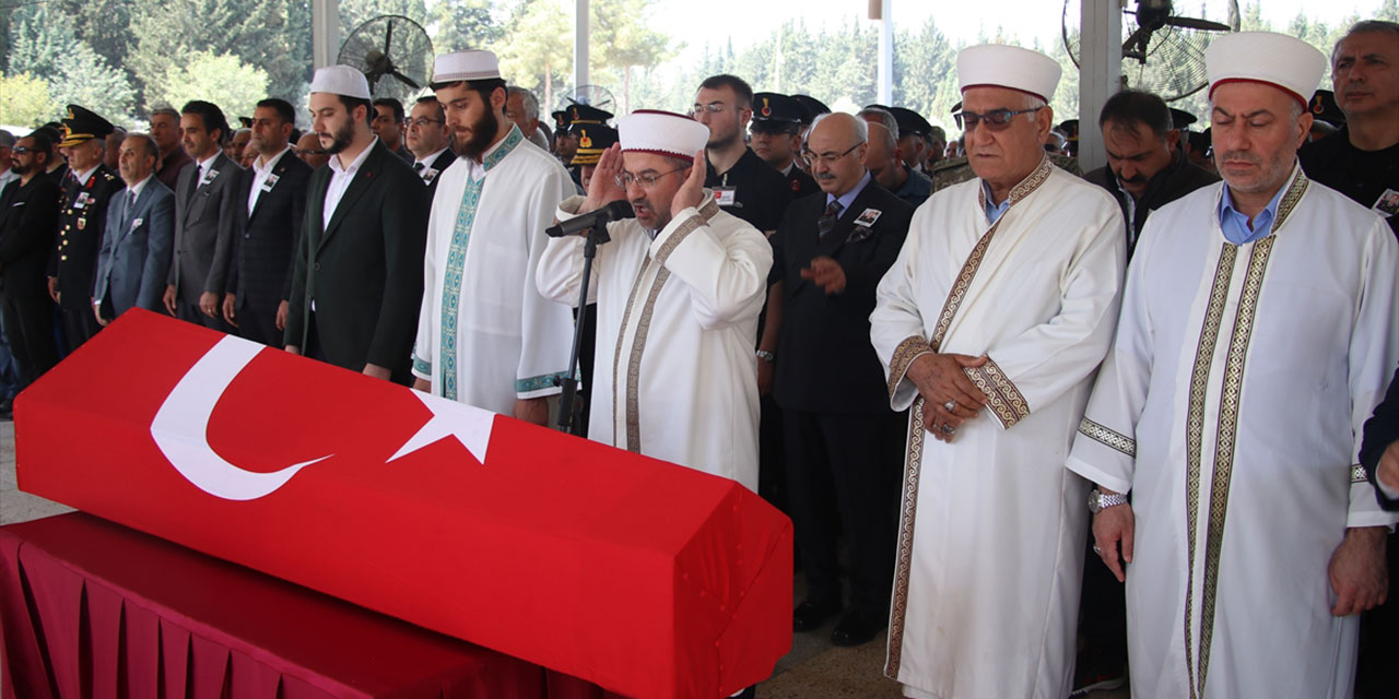 Şehit Astsubay Nebi Çullu, Adana'da son yolculuğuna uğurlandı