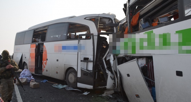 Iğdır'da iki otobüs kafa kafaya çarpıştı: 8 ölü, 28 yaralı