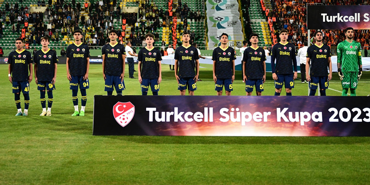 Fenerbahçe'den dikkat çeken açıklama: Dik durmaya devam edeceğiz