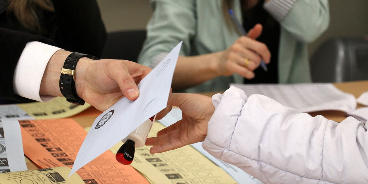 Yüksek Seçim Kurulu (YSK), 3 ilçe ve 4 beldede seçimleri yenileme kararı aldı: CHP, İYİ Parti ve DEM Parti'nin kazandığı 3 ilçe!