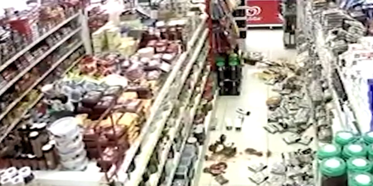 5.6 büyüklüğündeki deprem Yozgat'ta da hissedildi: 2 katlı bina yıkıldı, marketteki ürünler düştü