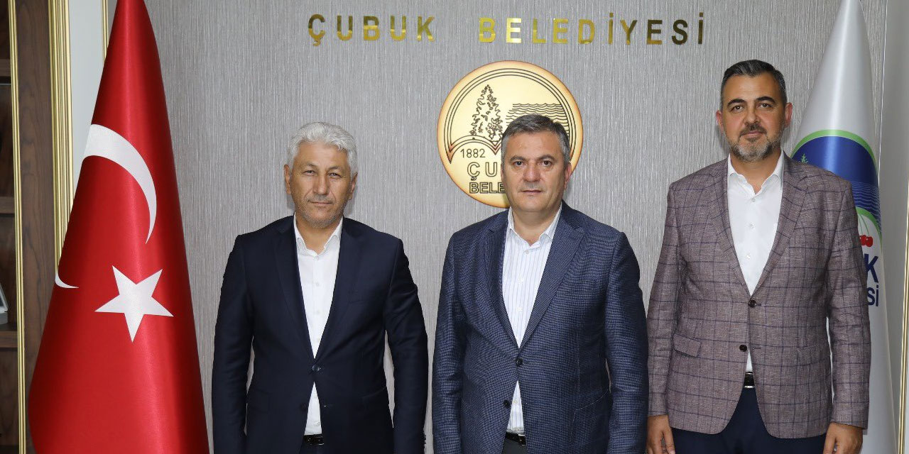 Çubuk Belediye Başkanı Baki Demirbaş'a ziyaretler sürüyor: Avrupa Şampiyonu Ahmet Ünal'a tebrik