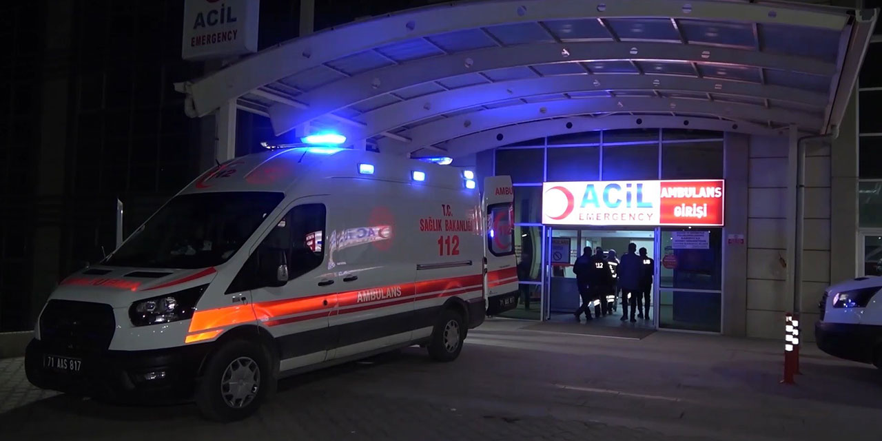 Kırıkkale'de ambulansla araç çarpıştı: 4 kişi yaralandı