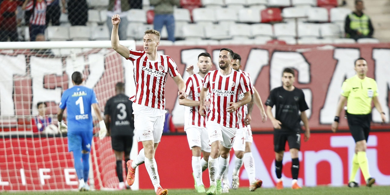 Hatayspor son dakikada yıkıldı: Antalyaspor geriden gelip kazandı
