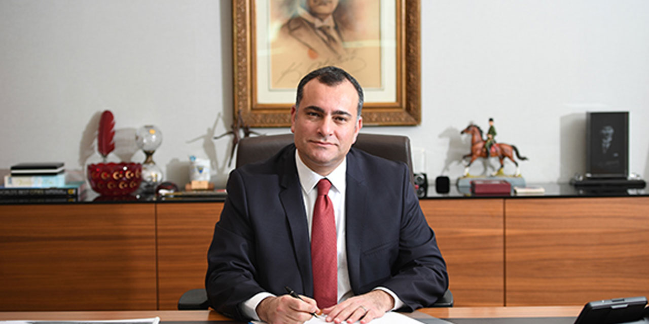 Alper Taşdelen'den AK Parti'ye 'İsraf ve liyakatsizlik' eleştirisi
