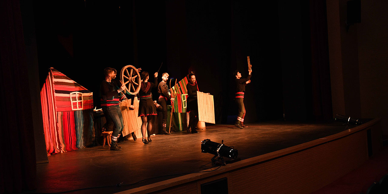 Pursaklar'da 'Bulgaristan Pirin'den Folklor Sihri' adlı oyun çok sevildi!
