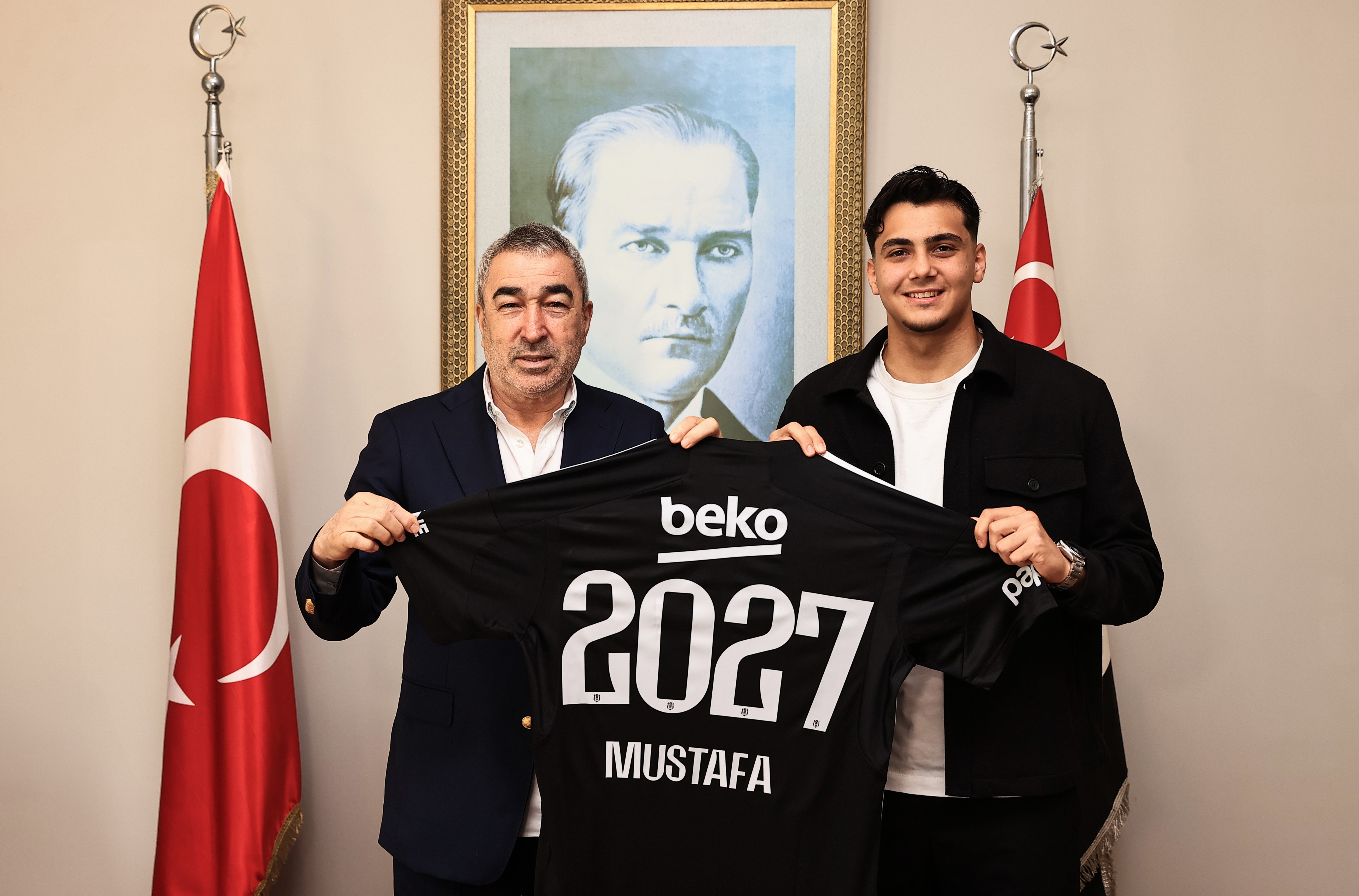 Mustafa Erhan Hekimoğlu, 3 yıl daha "Kartal"