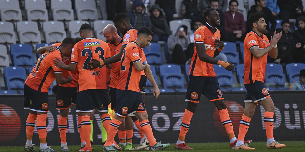 Başakşehir,Kasımpaşa'yı 4-1 yendi: Ligde dördüncü sıra Başakşehir'in