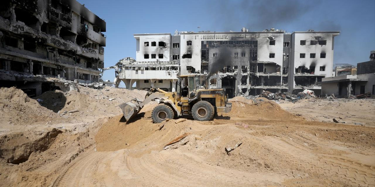 Gazze'de bir toplu mezar daha ortaya çıktı: 49 ceset çıkarıldı