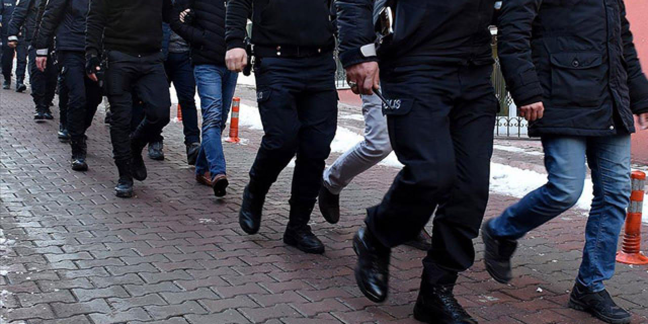 İzmir'de FETÖ operasyonu: 7 gözaltı!