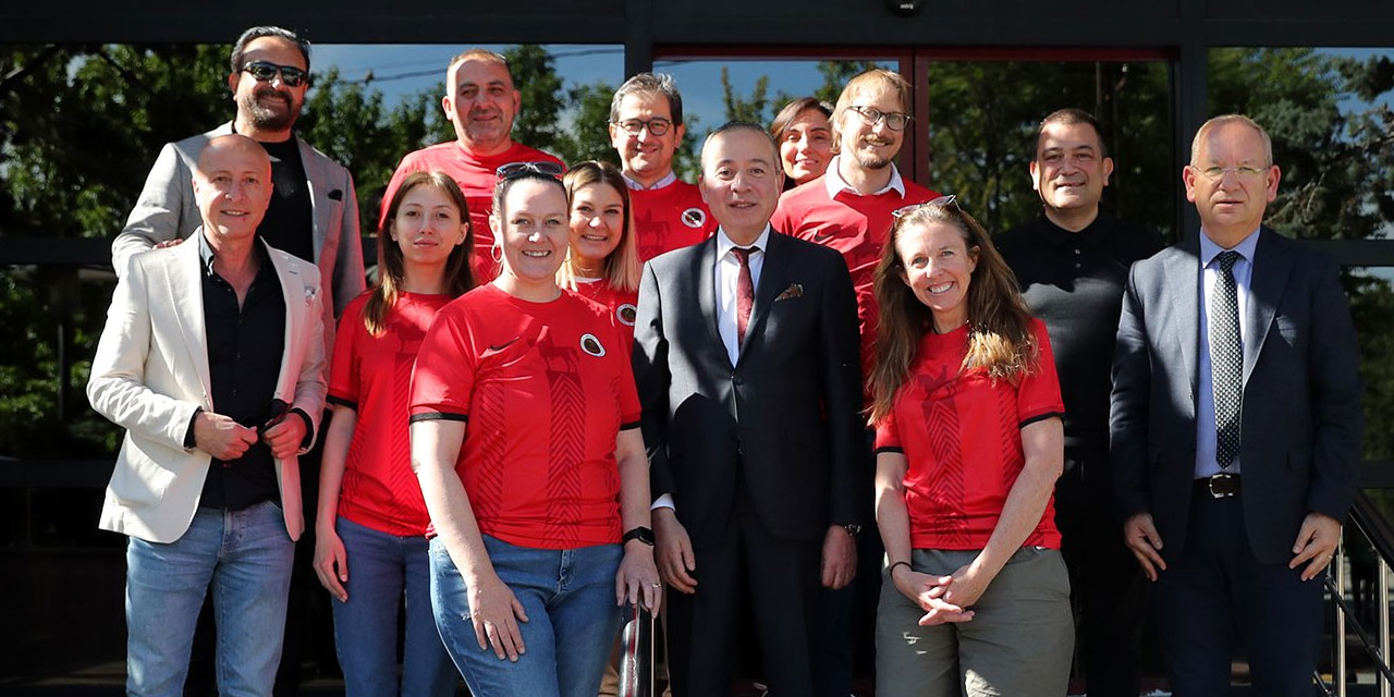 Yeni Zelanda'nın Ankara Büyükelçisi Zoe Coulson-Sinclair, Gençlerbirliği'ni ziyaret etti