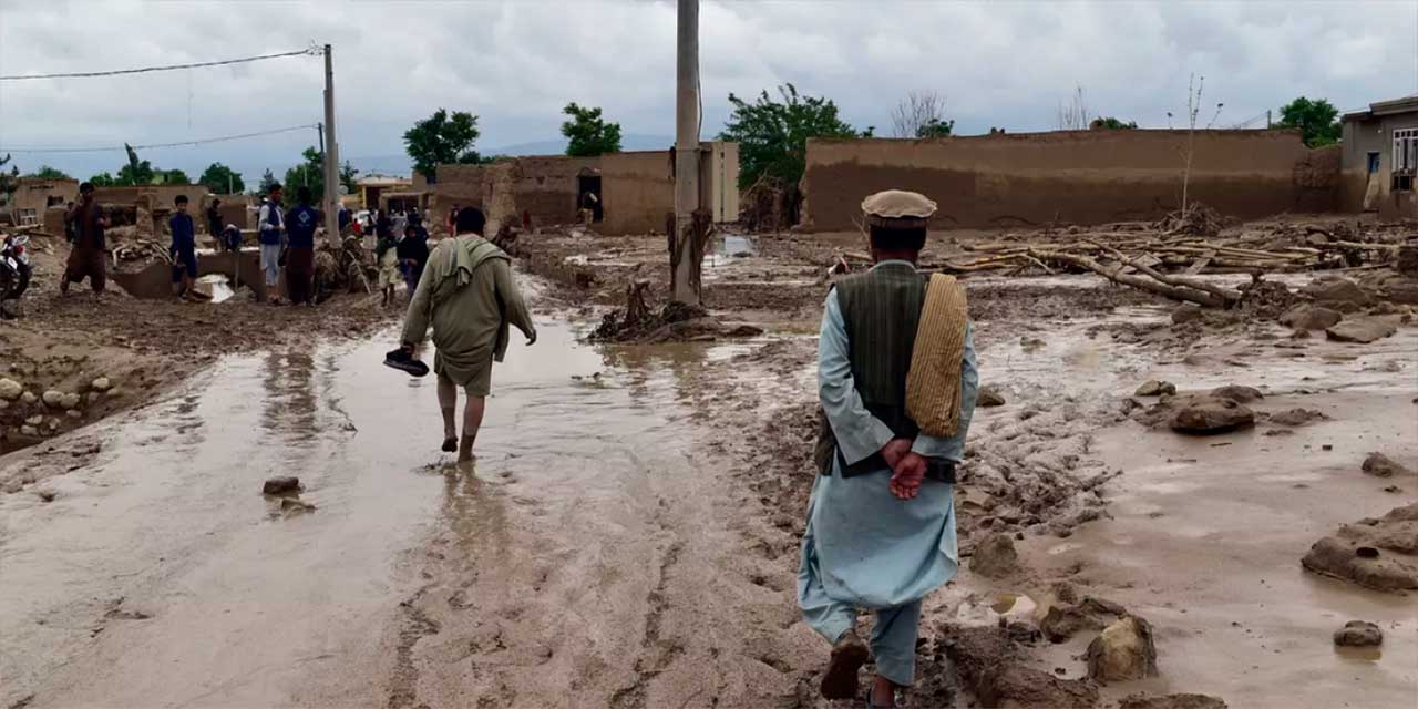 Afganistan'ı sel vurdu: Onlarca kişi kayıp!
