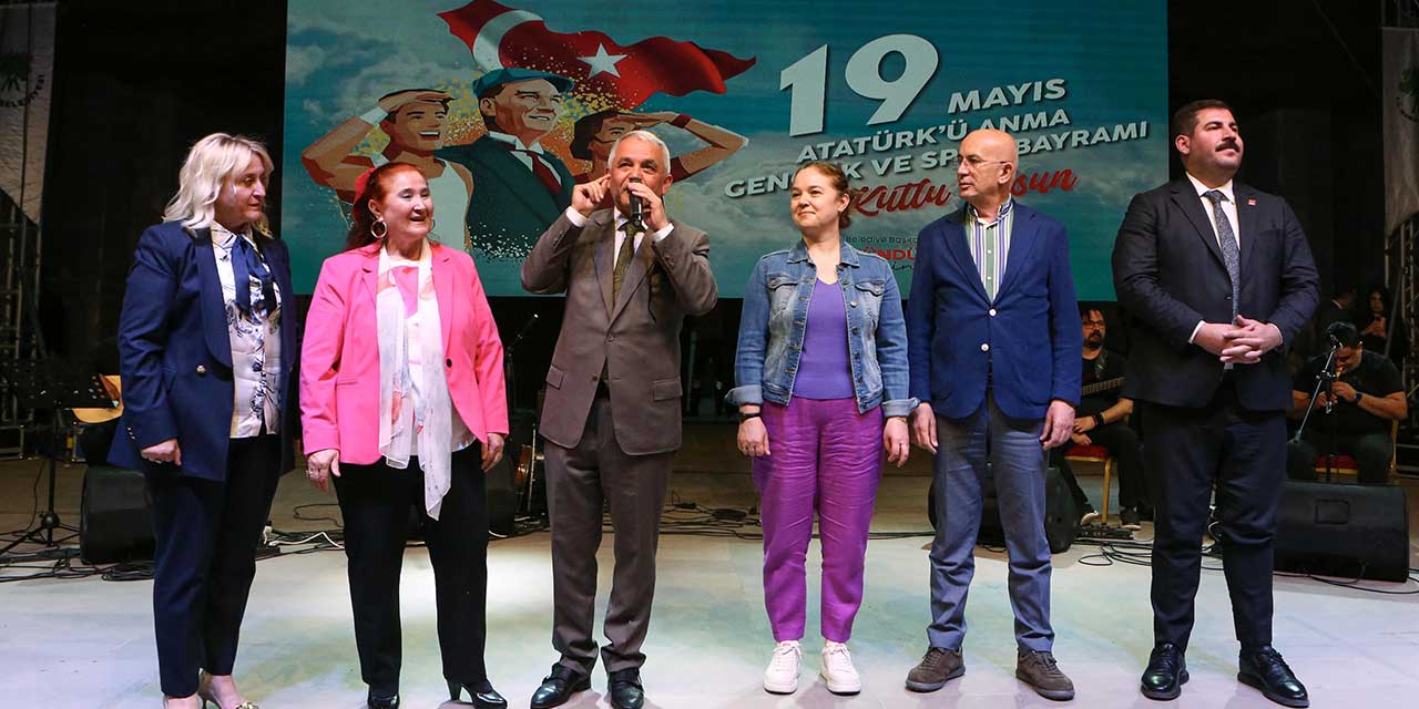 Mamak'ta türkülerle 19 Mayıs kutlaması!