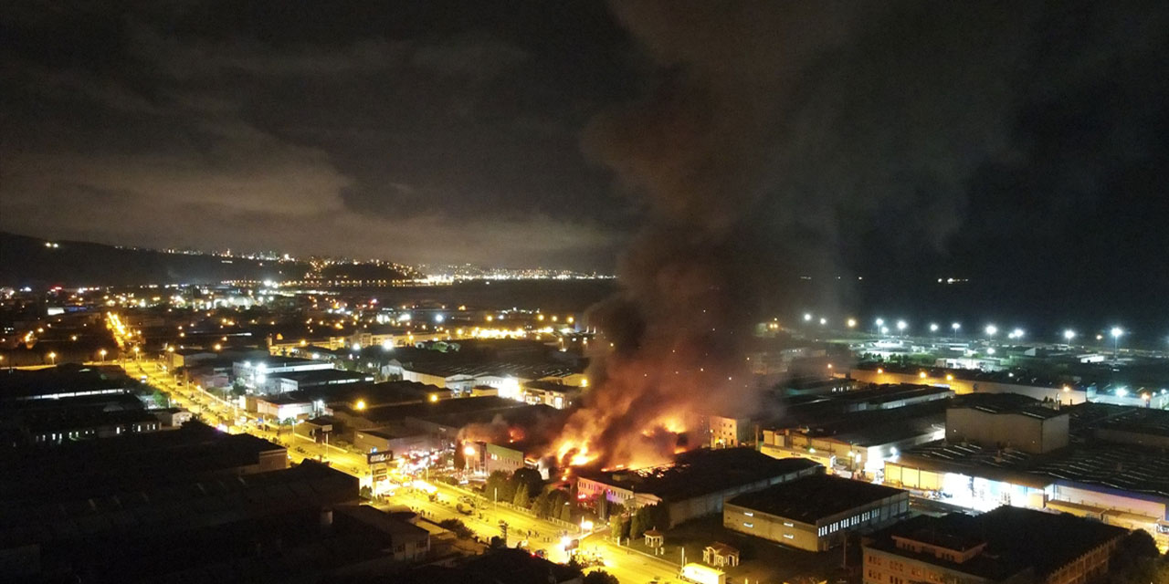 Samsun'da fabrikada korkutan yangın: Müdahale sürüyor