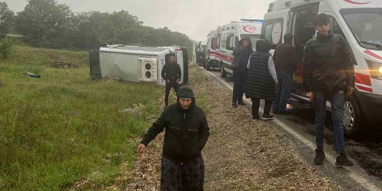 Feci kazada işçi minibüsü devrildi: 14 işçi yaralandı!