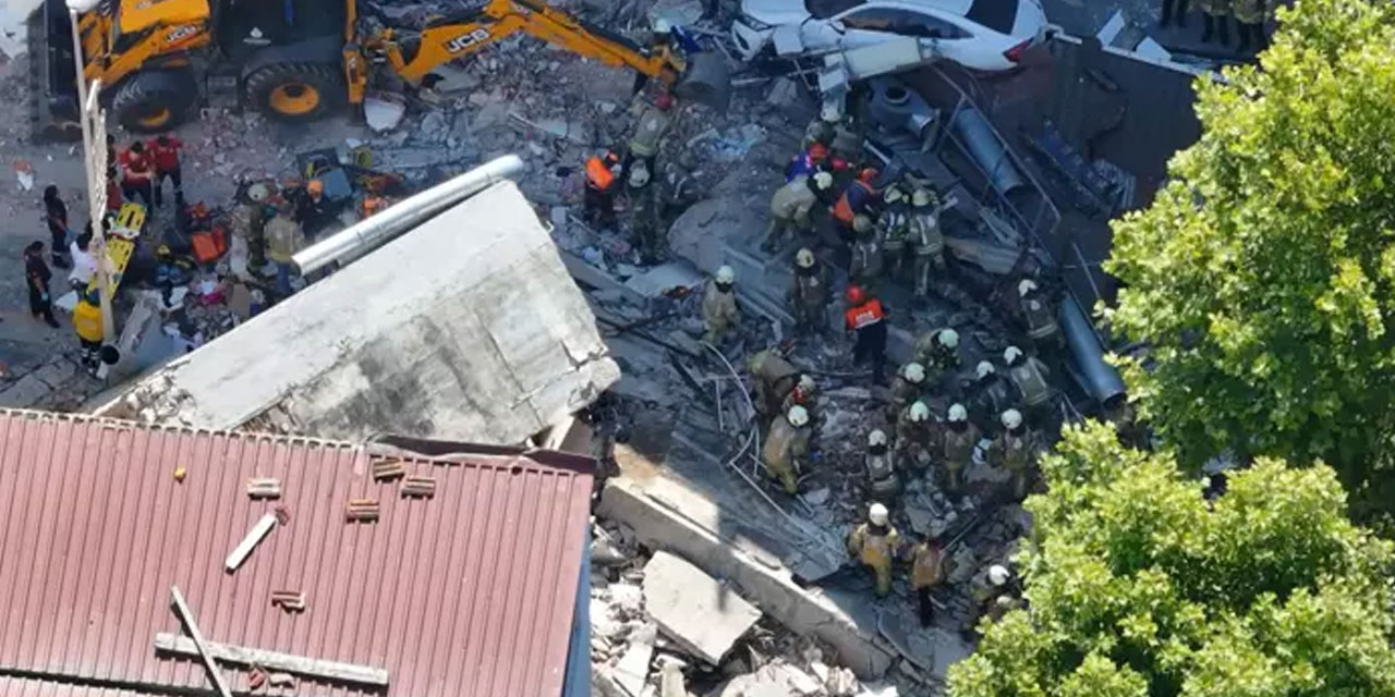 Küçükçekmece'de çöken binanın enkazı kaldırılıyor